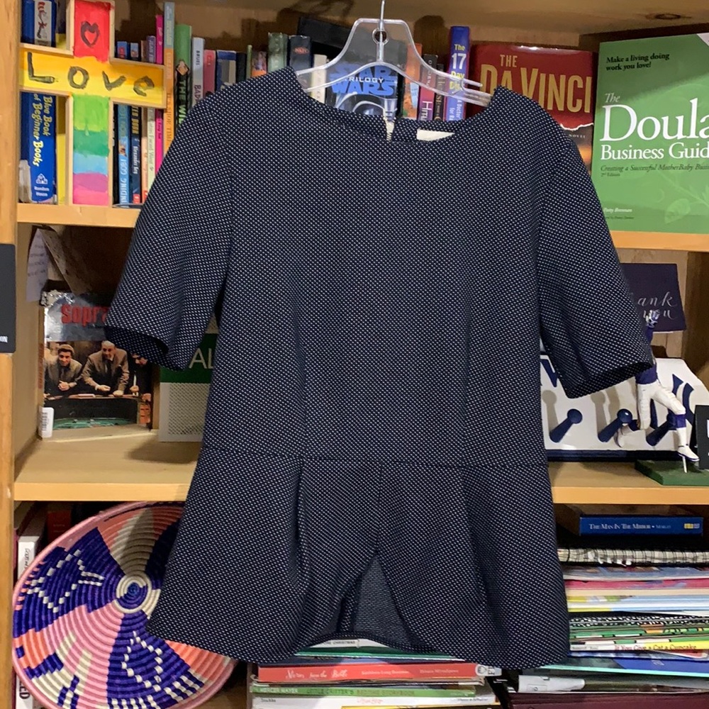 H&M-women’s navy blue w/white spotted short sleeve tunic shirt